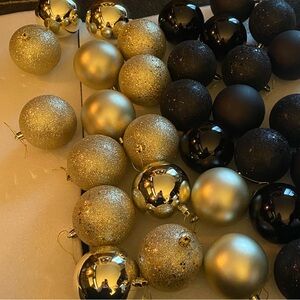 Vickerman 3" Champagne 4-Finish Ball Christmas Ornament, 16 per Box - CHAMP ONLY